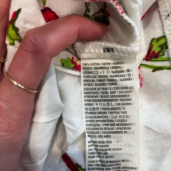 Hollister Floral 100% cotton Cute Top - Picture 9 of 10